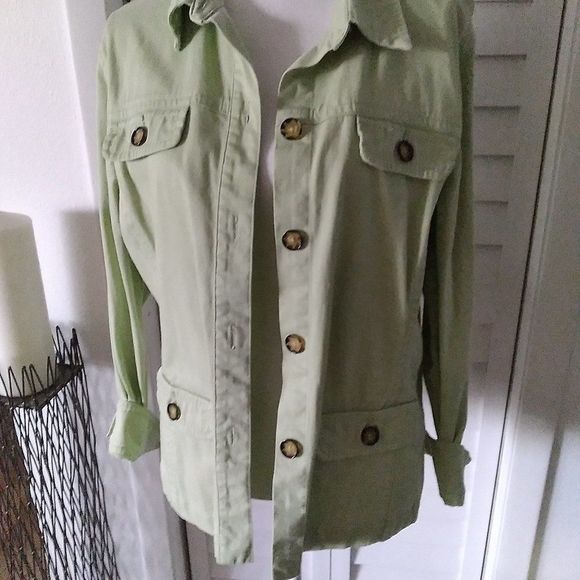 Tabi Jackets & Blazers - 𝅺Tabi Celery Green women's button down utility jacket‎ with pockets  Sz. M